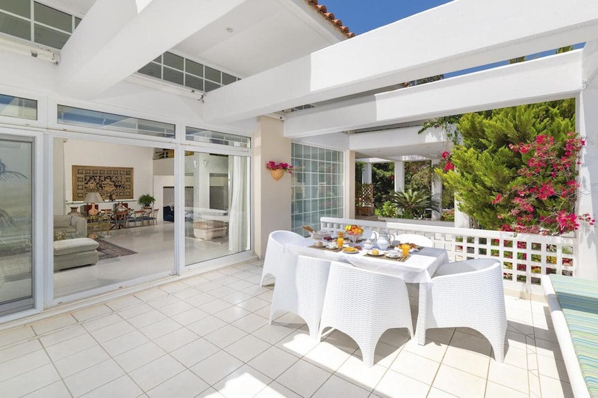 SET FALIRAKI TAVOLO+2 POLTRONE COLORE GRIGIO