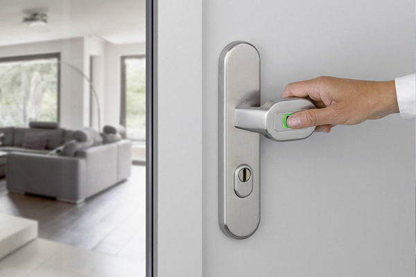 MANIGLIA AMSTERDAM F69 CROMO SATINATA ROSETTA PIATTA QUADRATA