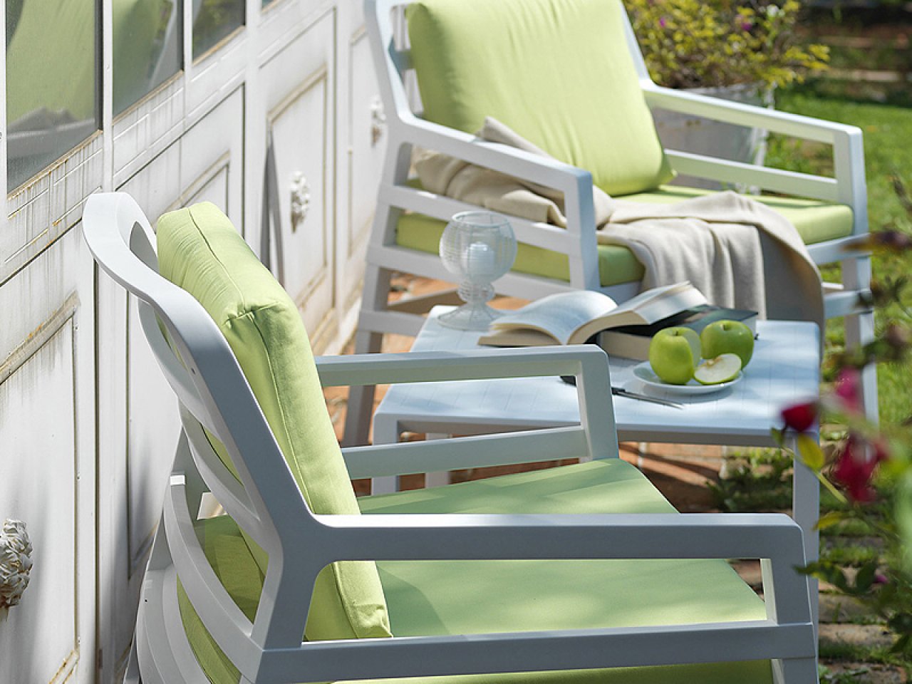 POLTRONA ARIA BIANCA ARREDO GRIGIO