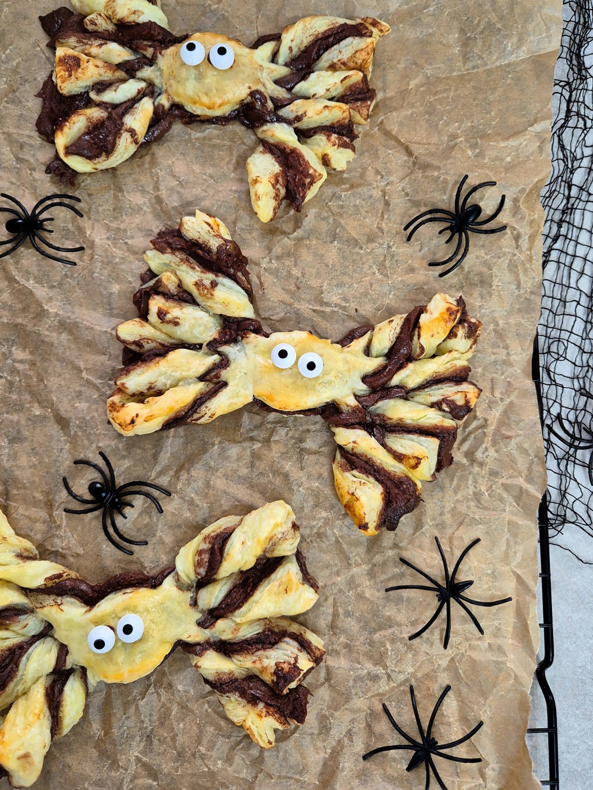 POUFF RAGNO BIANCO LAVATO