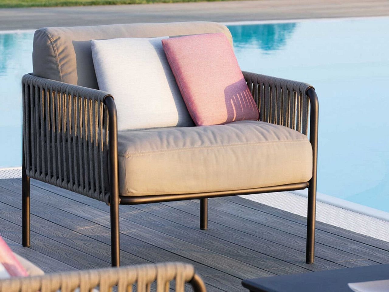 ANGOLO SALOTTO MIAMI BRONZO CUSCINO ECRU'